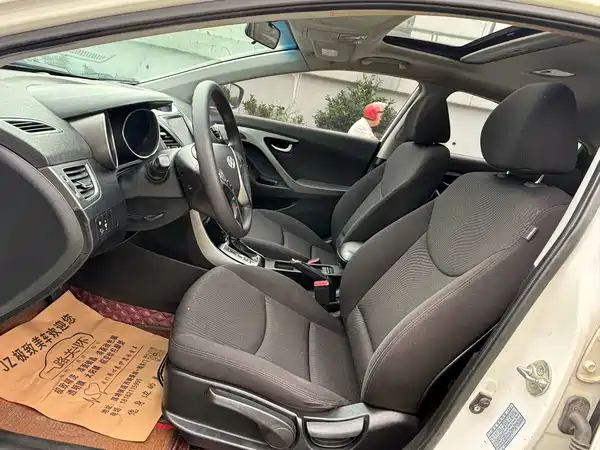 Hyundai Elantra Langdong 2015