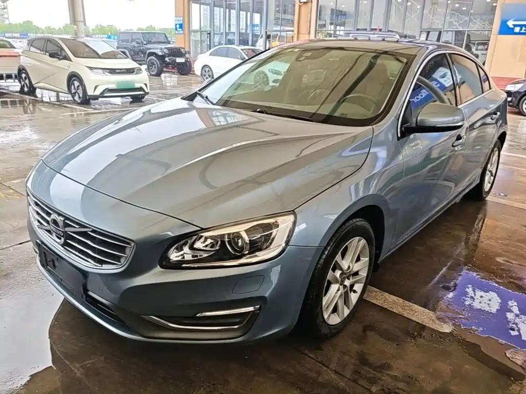 Volvo S60 2017 — фото 2