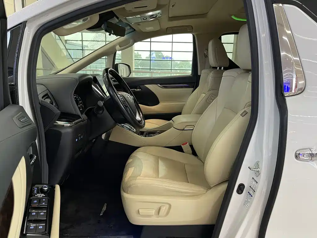 Toyota Alphard 2020