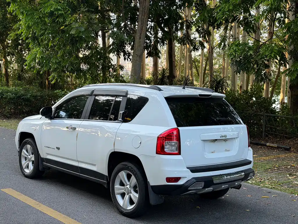 Jeep Compass 2013 — фото 3