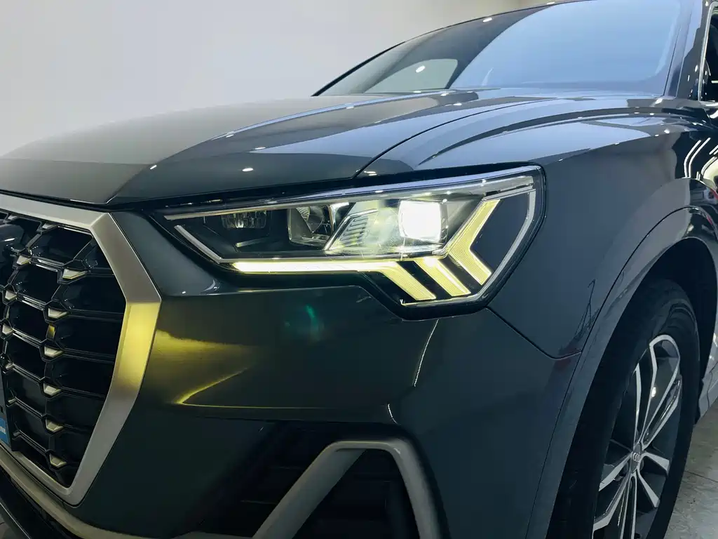 Audi Q3 2020 — фото 16