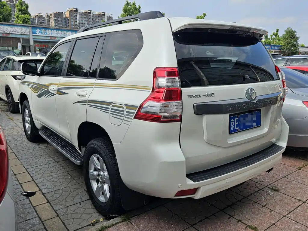 Toyota Prado 2017 — фото 3