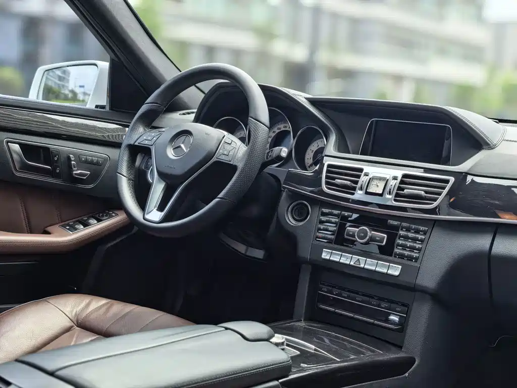 Mercedes-Benz E-Class 2014 — фото 10