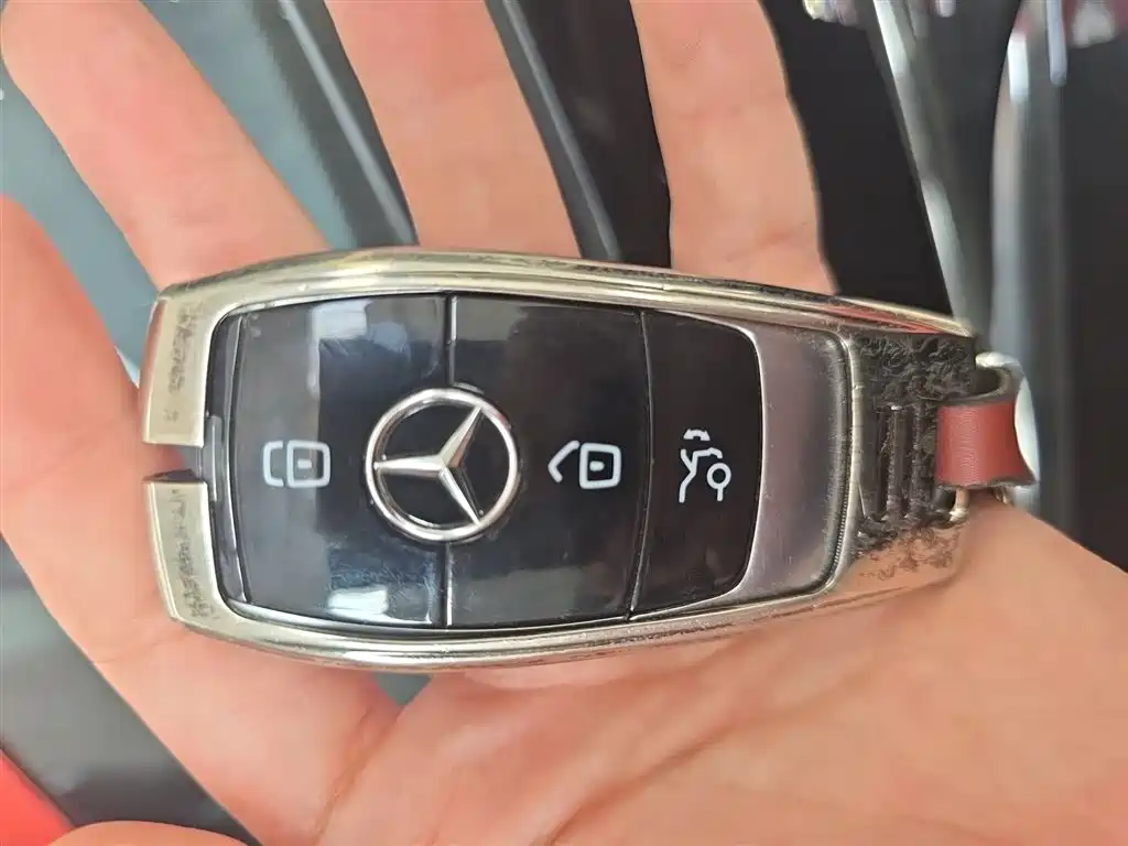 Mercedes-Benz E-Class 2023 — фото 9