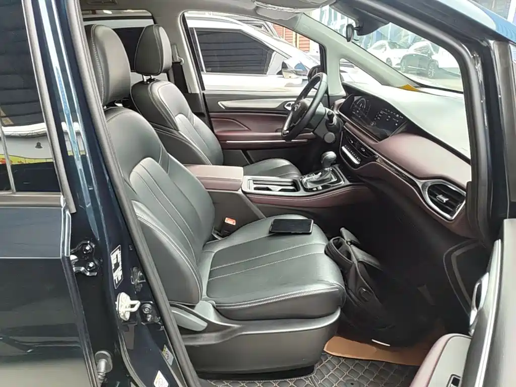 GAC Motor Trumpchi M6 2021 — фото 25