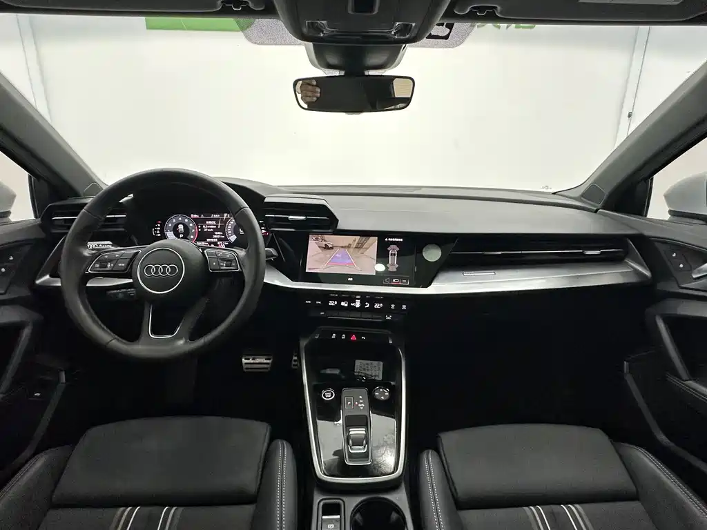 Audi A3 2023 — фото 10