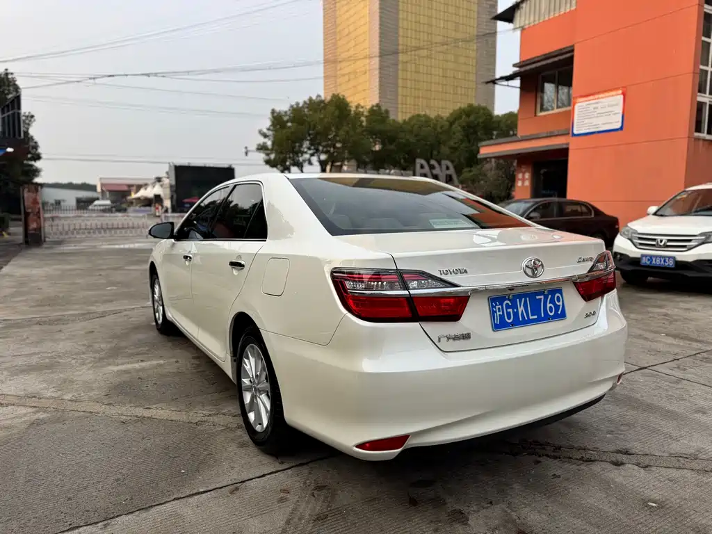 Toyota Camry 2017 — фото 11