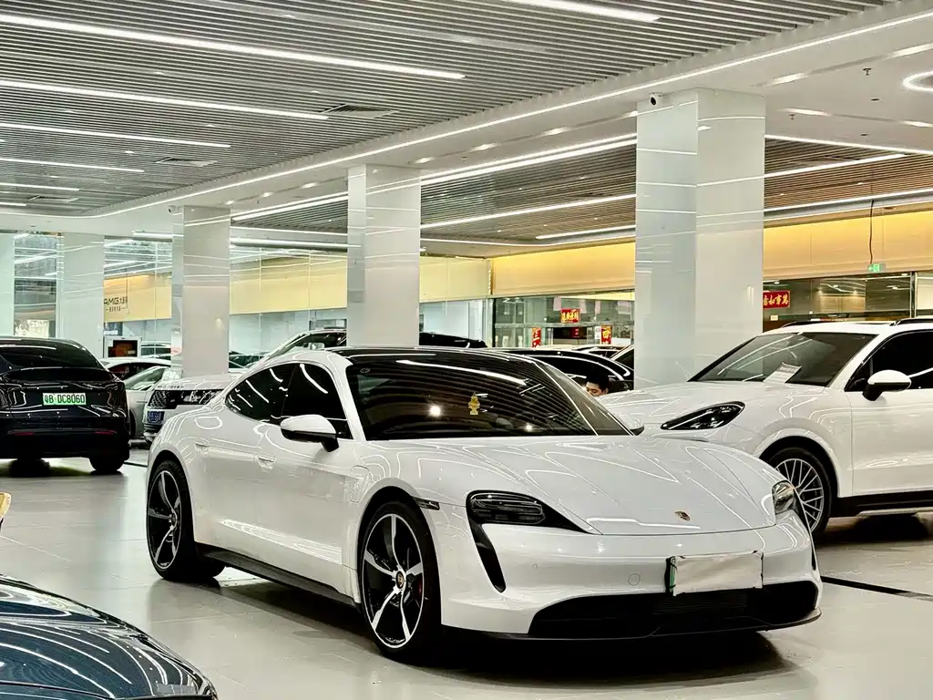 Porsche Taycan 2021
