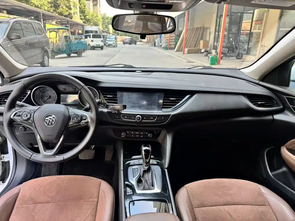 Buick Regal 2019 — фото 12