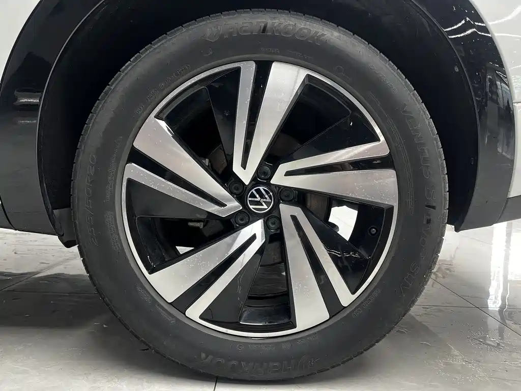 Volkswagen Tavendor 2023 — фото 17