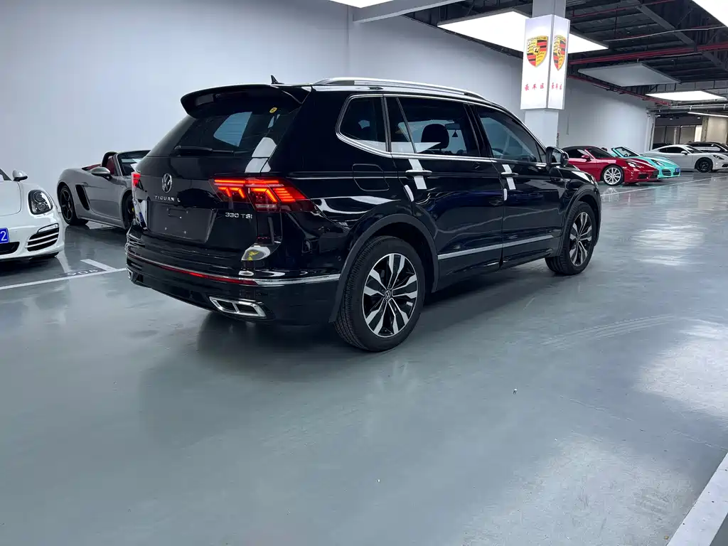 Volkswagen Tiguan L 2022 — фото 11