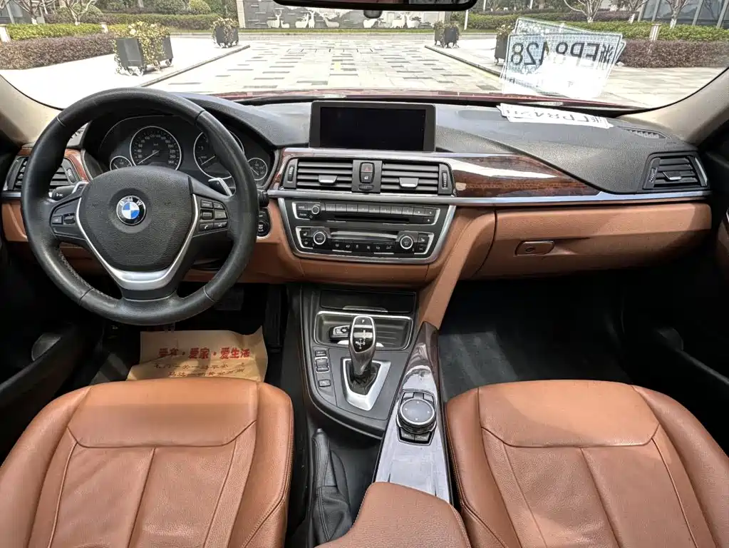 BMW 3 Series 2015 — фото 9