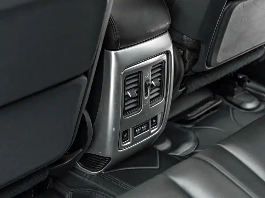 Jeep Grand Cherokee 2023 — фото 27