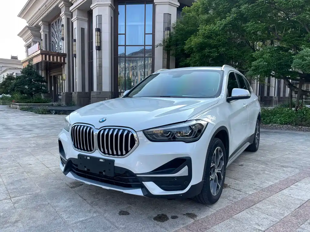 BMW X1 2022 — фото 1