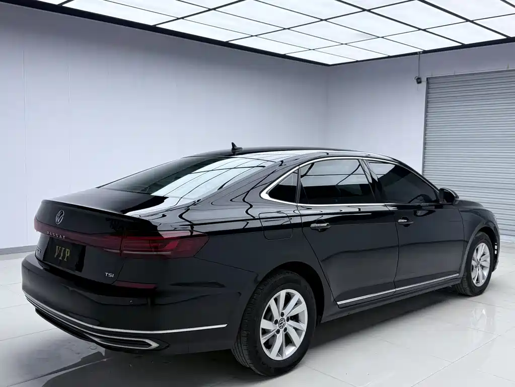Volkswagen Passat 2023 — фото 4