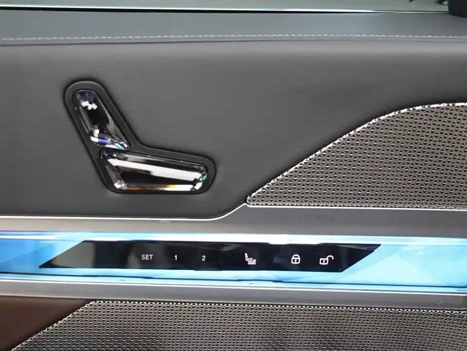 BMW 7 Series 2023 — фото 11