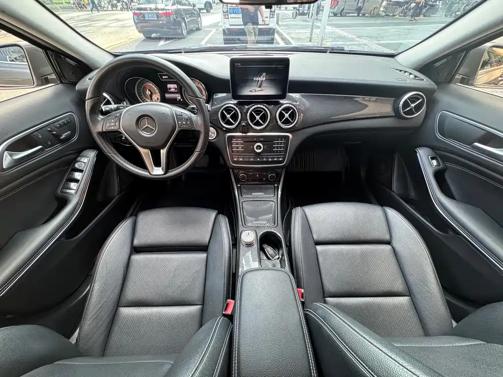 Mercedes-Benz GLA 2016 — фото 18