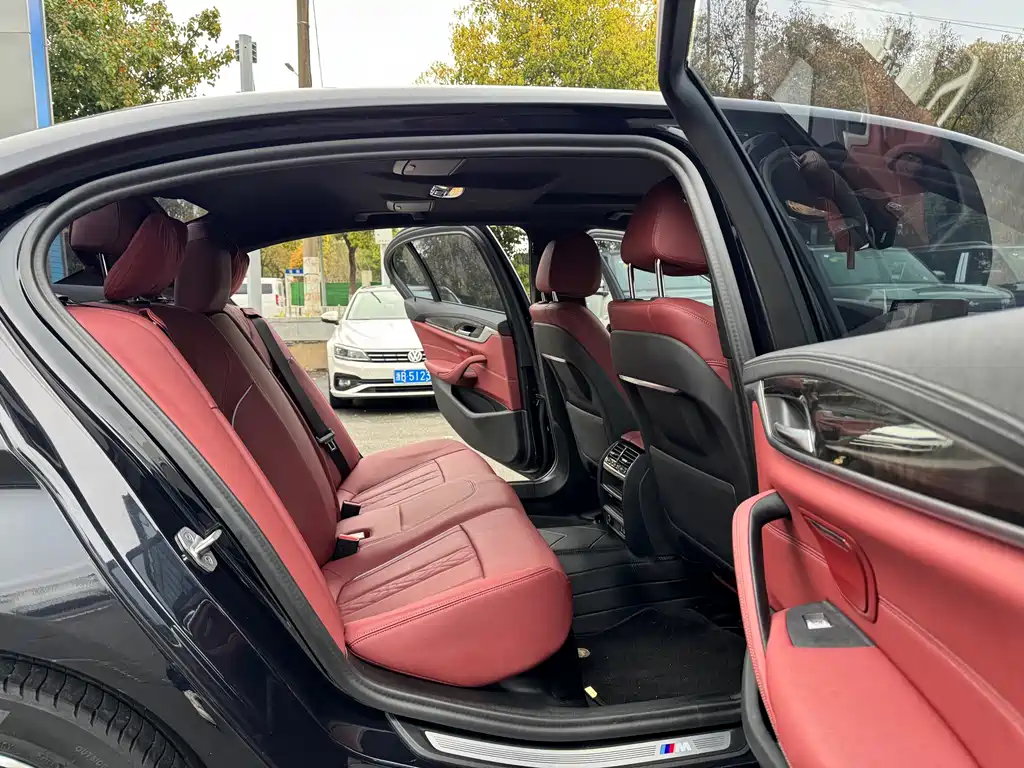 BMW 5 Series 2020 — фото 13