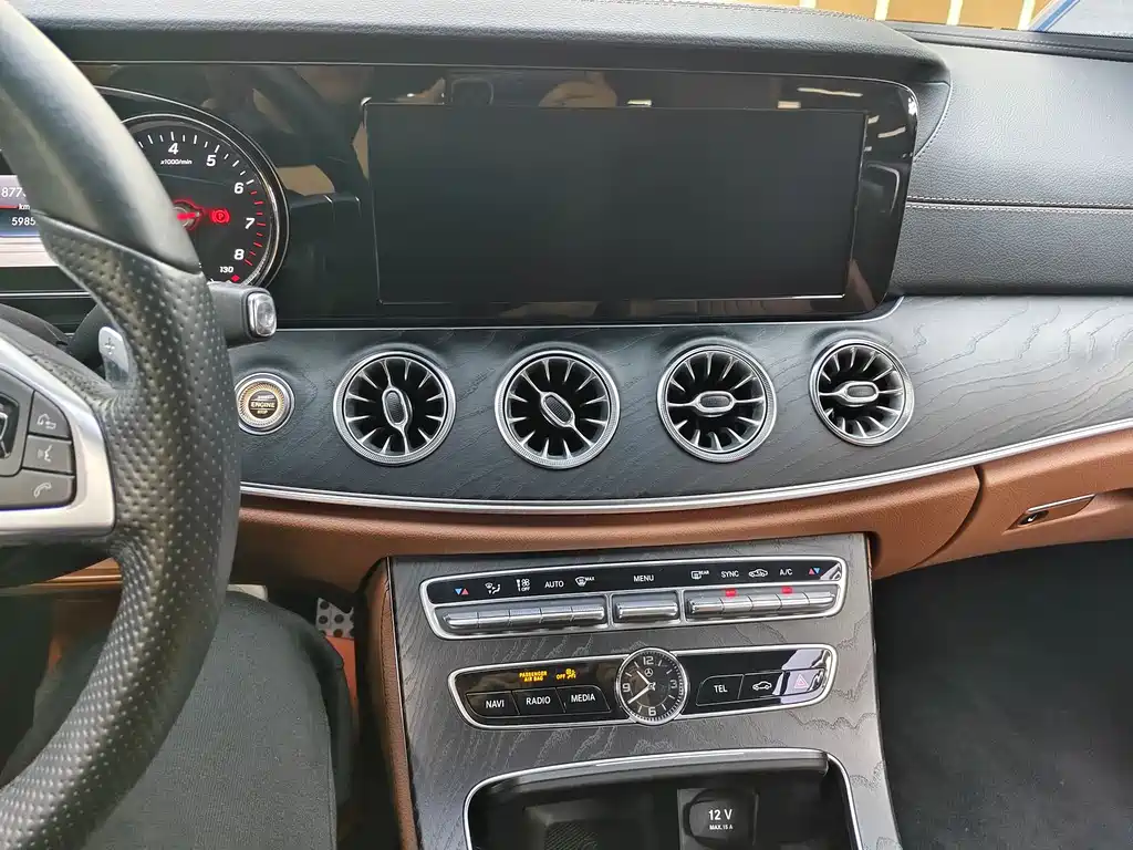 Mercedes-Benz E-Class 2018 — фото 16