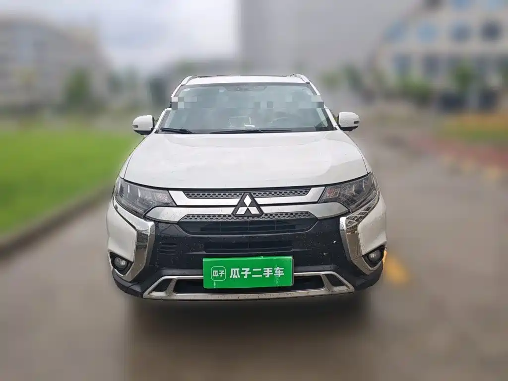 Mitsubishi Outlander 2019 — фото 24