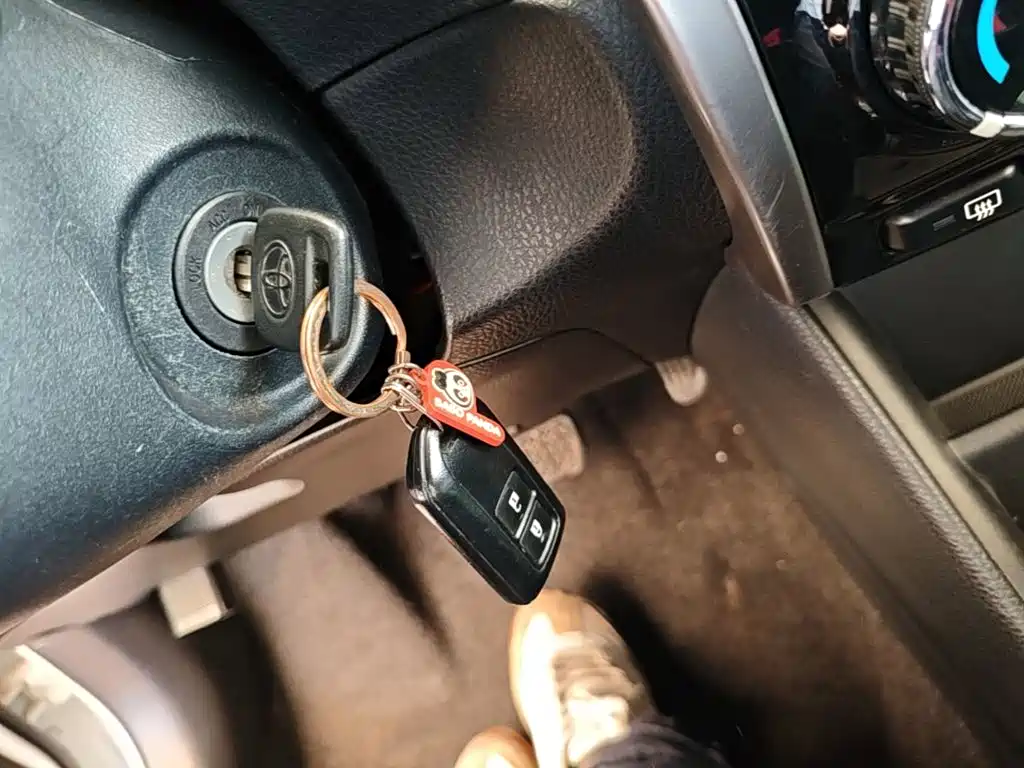 Toyota Yaris L 2017 — фото 9
