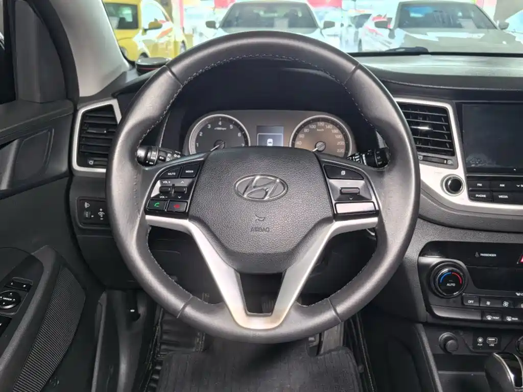 Hyundai Tucson 2017 — фото 9