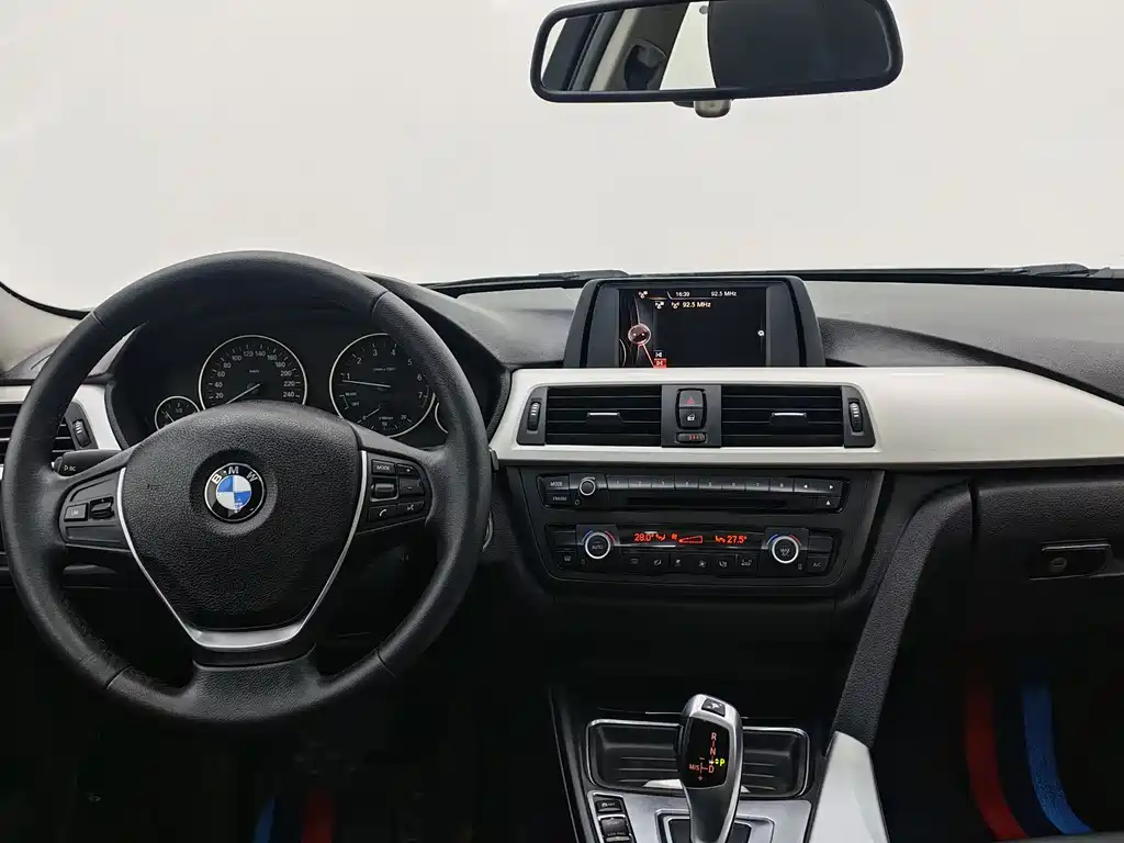 BMW 3 Series 2015 — фото 11