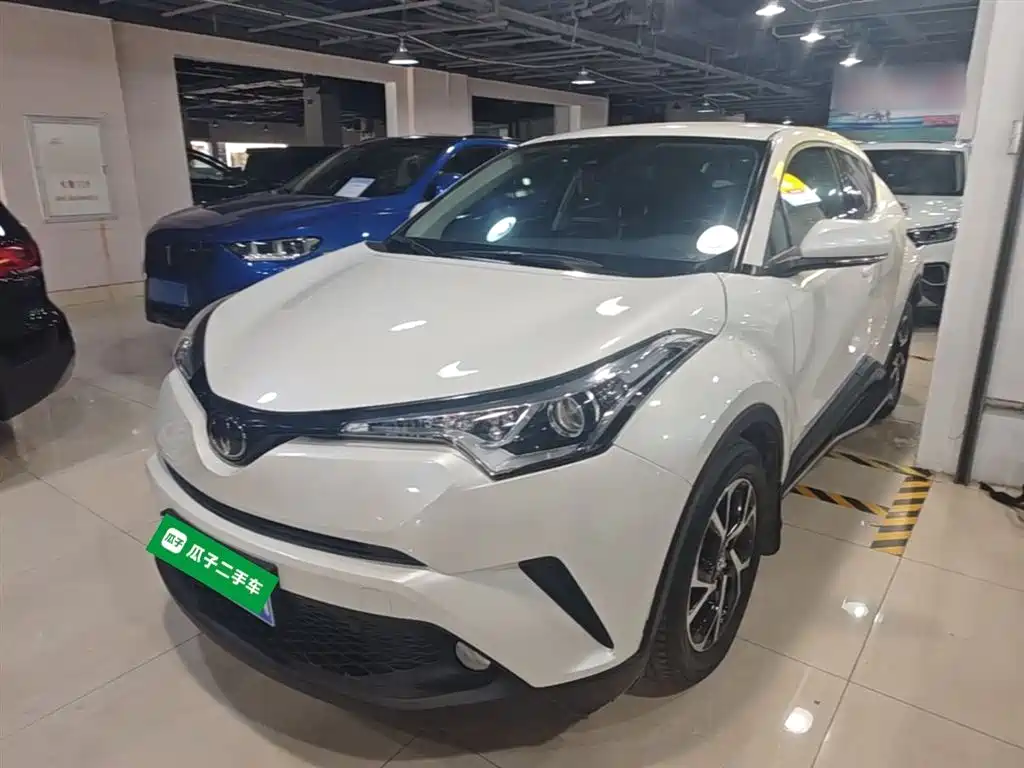 Toyota C-HR 2019 — фото 2