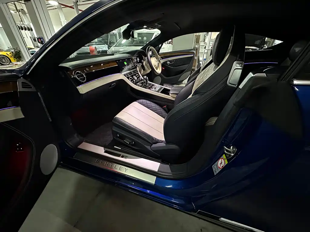 Bentley Continental 2018 — фото 13