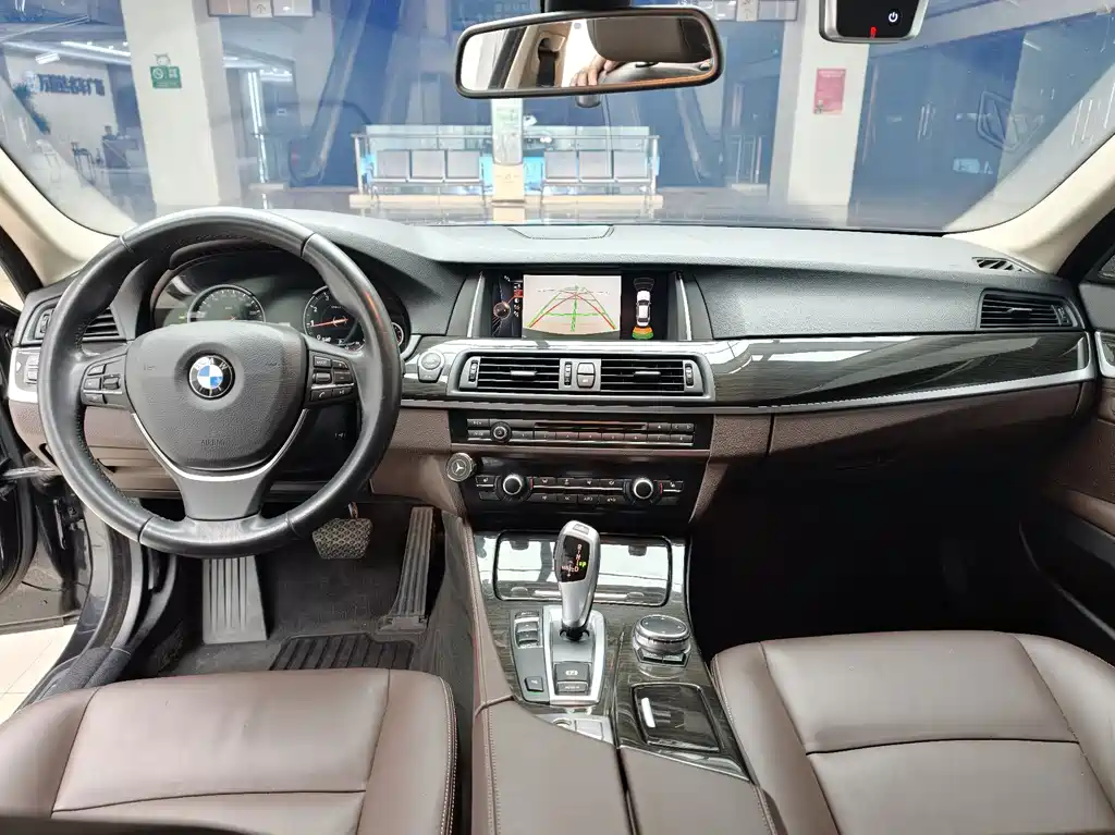BMW 5 Series 2016 — фото 5