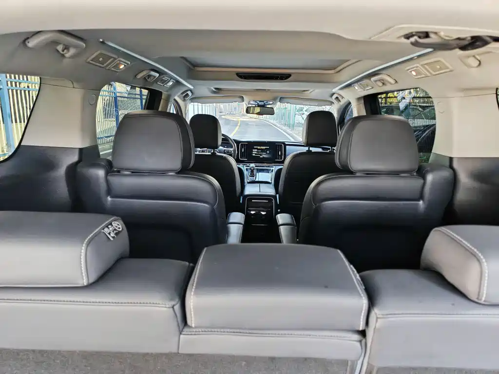 GAC Motor Trumpchi M8 2023 — фото 15
