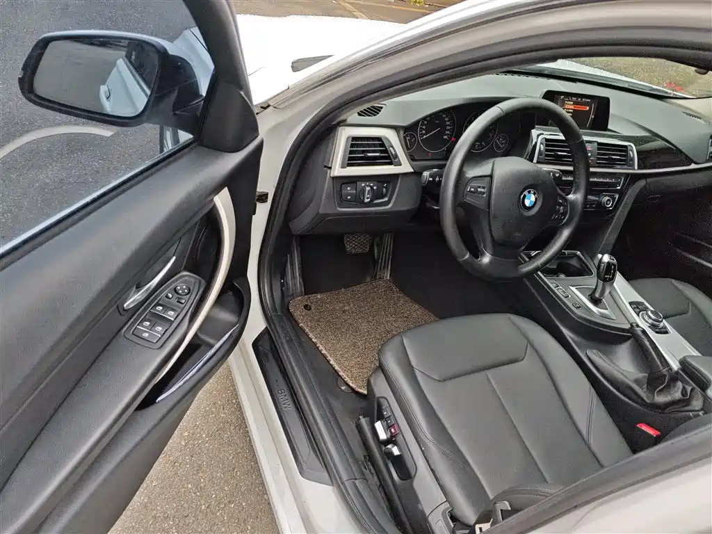 BMW 3 Series 2015 — фото 16