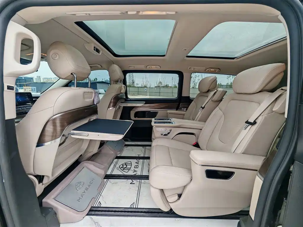 Mercedes-Benz V-Class 2022 — фото 12