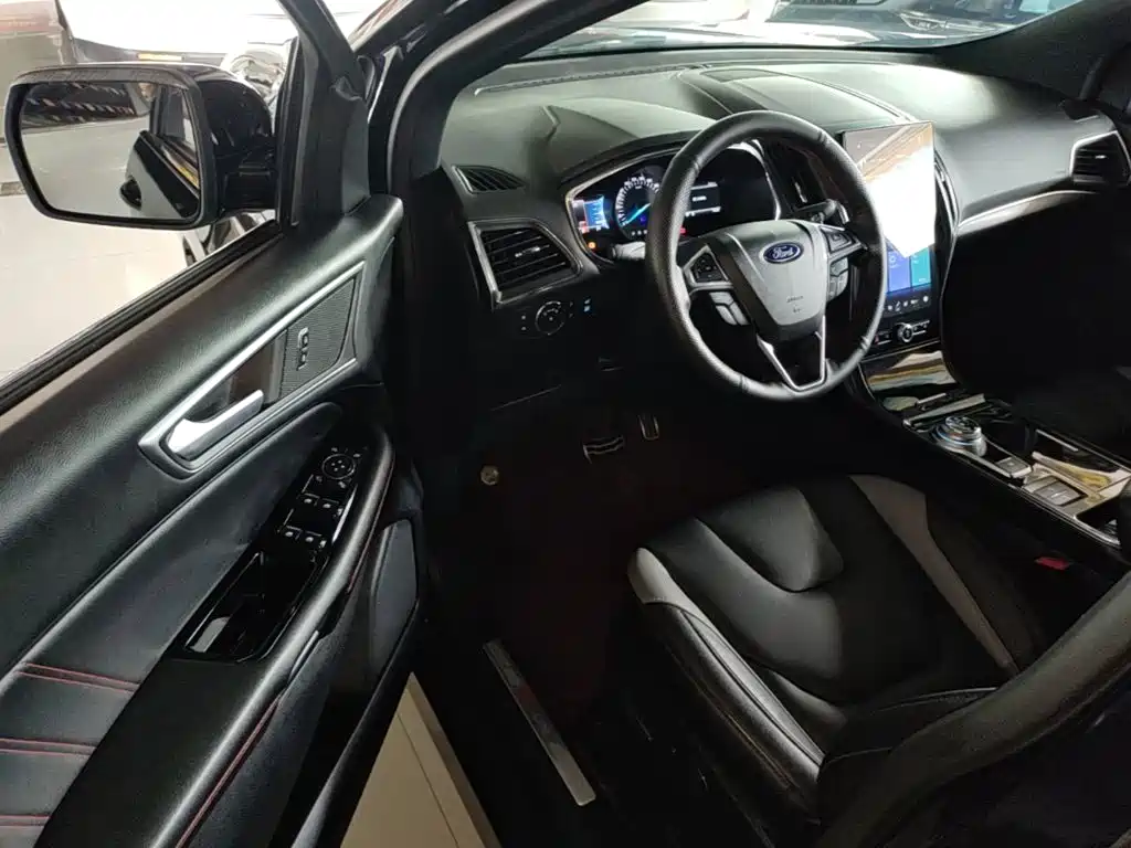 Ford Edge 2020 — фото 16