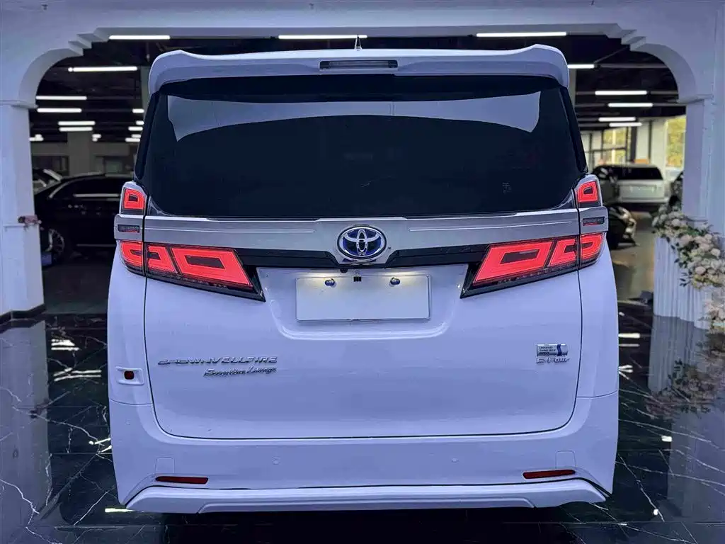 Toyota Vellfire 2021 — фото 25