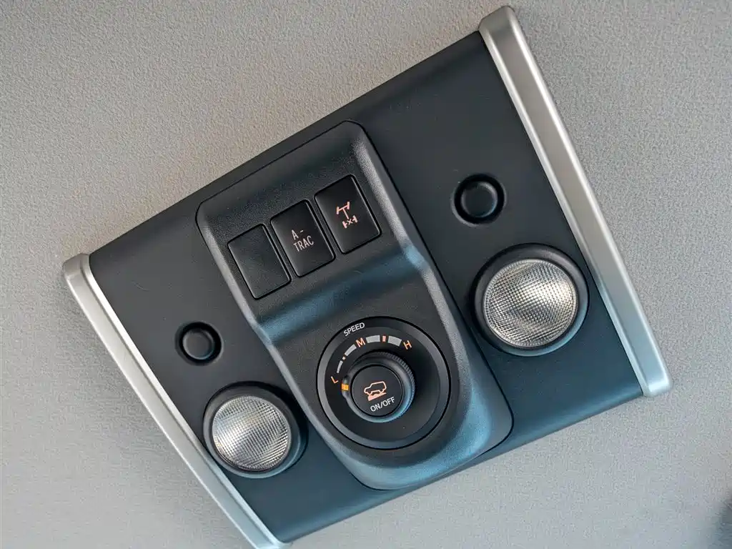 Toyota FJ Cruiser 2020 — фото 23
