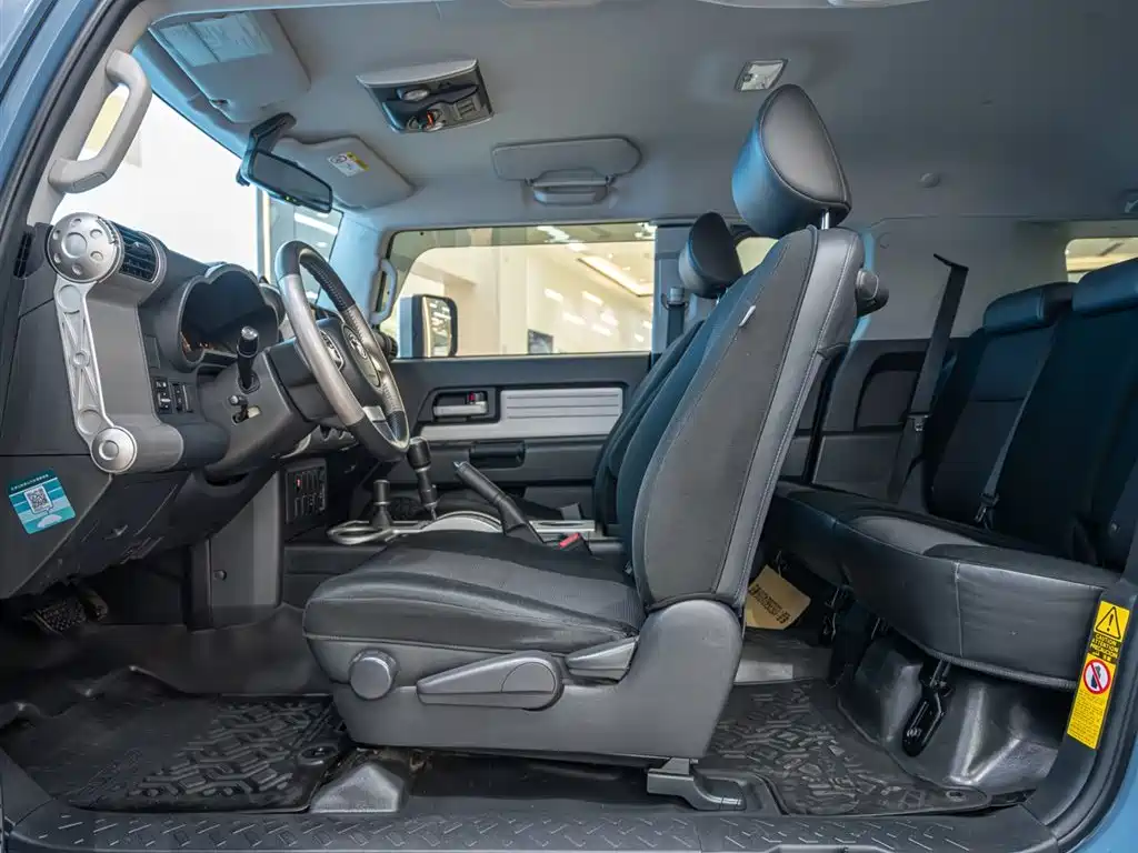 Toyota FJ Cruiser 2020 — фото 13