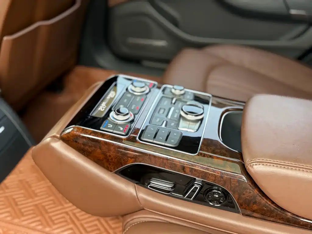 Audi A8 2016 — фото 15