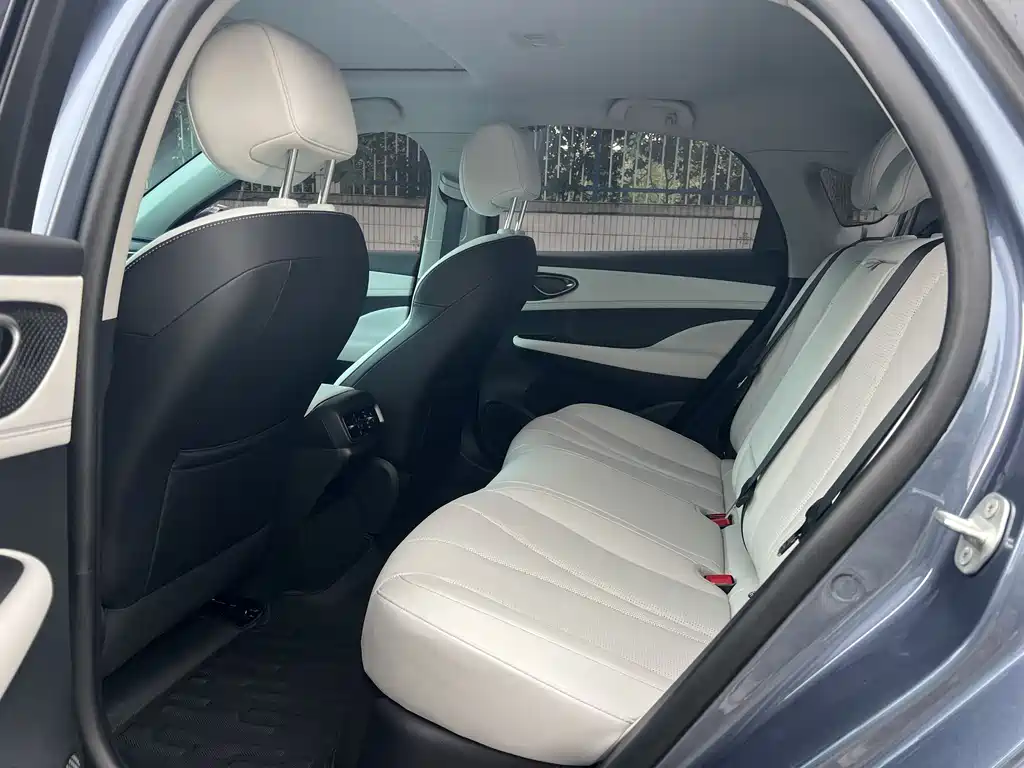 BYD Seal 05 DM-i 2025 — фото 10