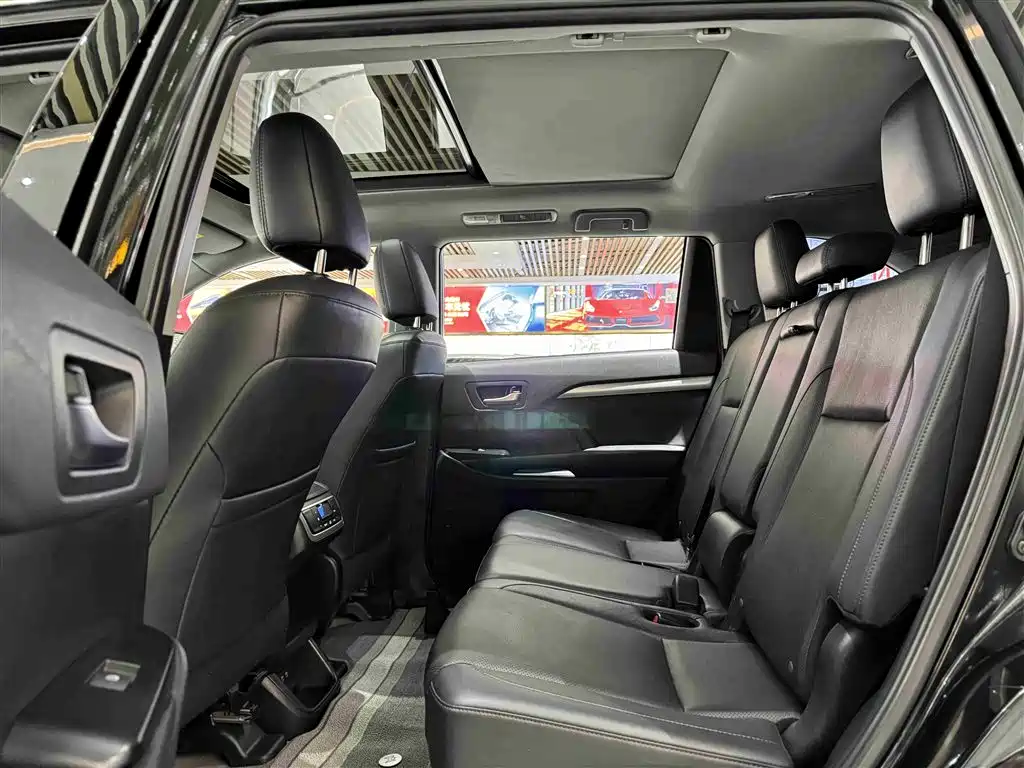 Toyota Highlander 2020 — фото 8