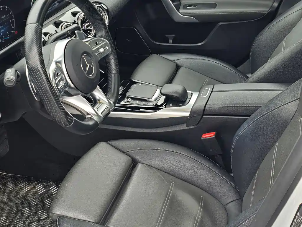 Mercedes-Benz A-Class AMG 2021 — фото 11