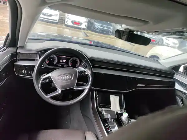 Audi A8 2022