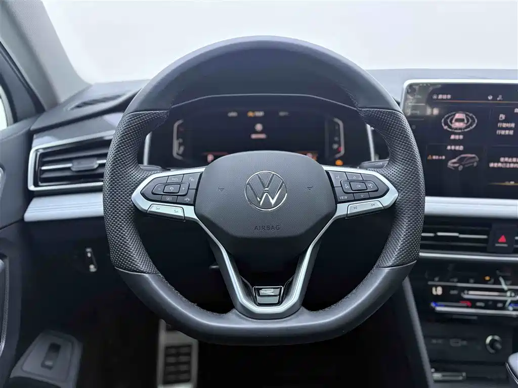 Volkswagen Tiguan L 2024 — фото 14