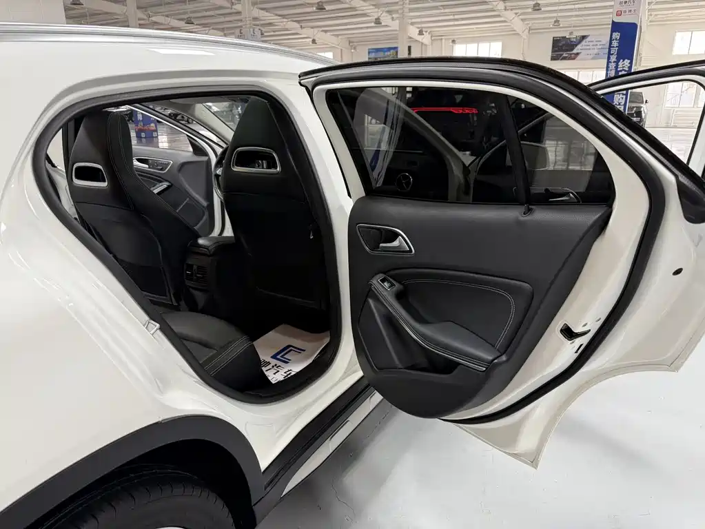 Mercedes-Benz GLA 2017 — фото 14