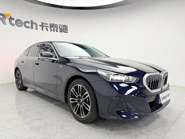 BMW 5 Series 2025