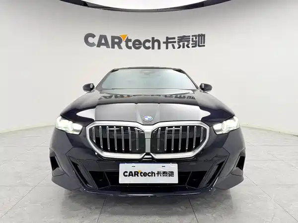 BMW 5 Series 2025