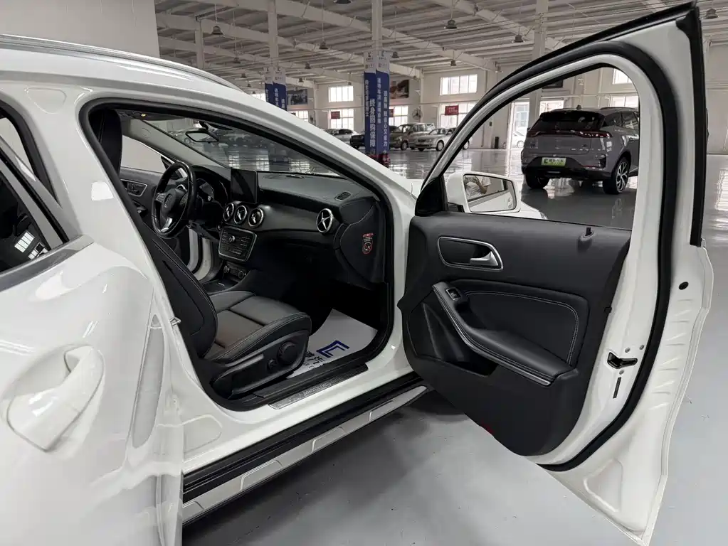Mercedes-Benz GLA 2017 — фото 13