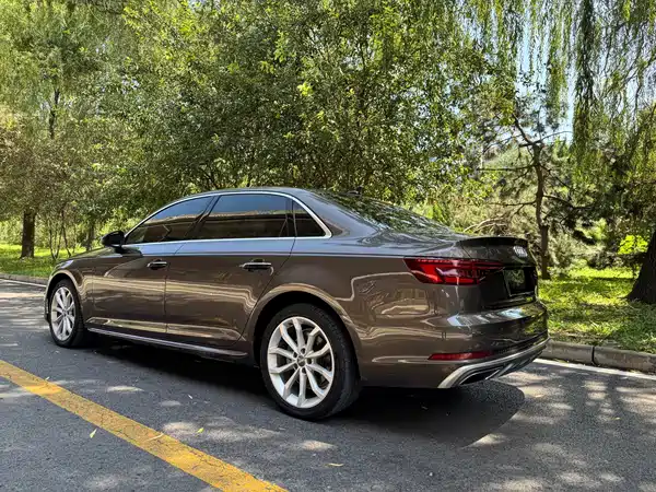 Audi A4L 2019