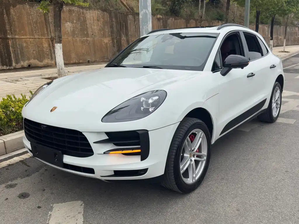 Porsche Macan 2022 — фото 1