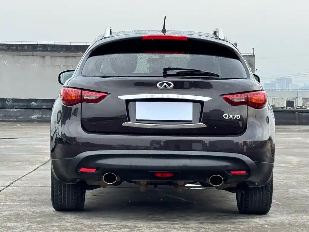 Infiniti QX70 2014 — фото 4